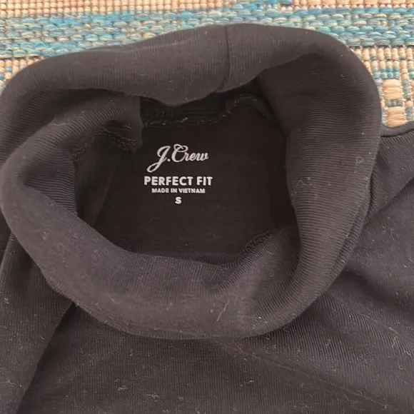 J crew perfect fit cotton turtleneck  size small - Picture 2 of 3
